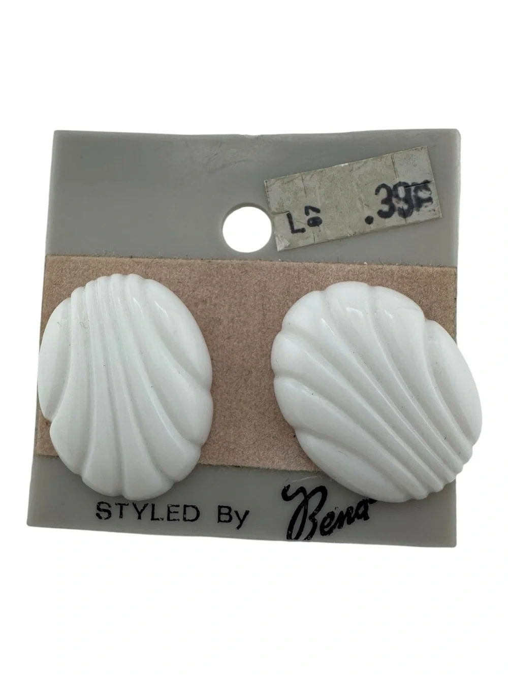 Vintage Coastal Shell Statement Earrings White Beachy Studs Nautical‎ Minimalist
